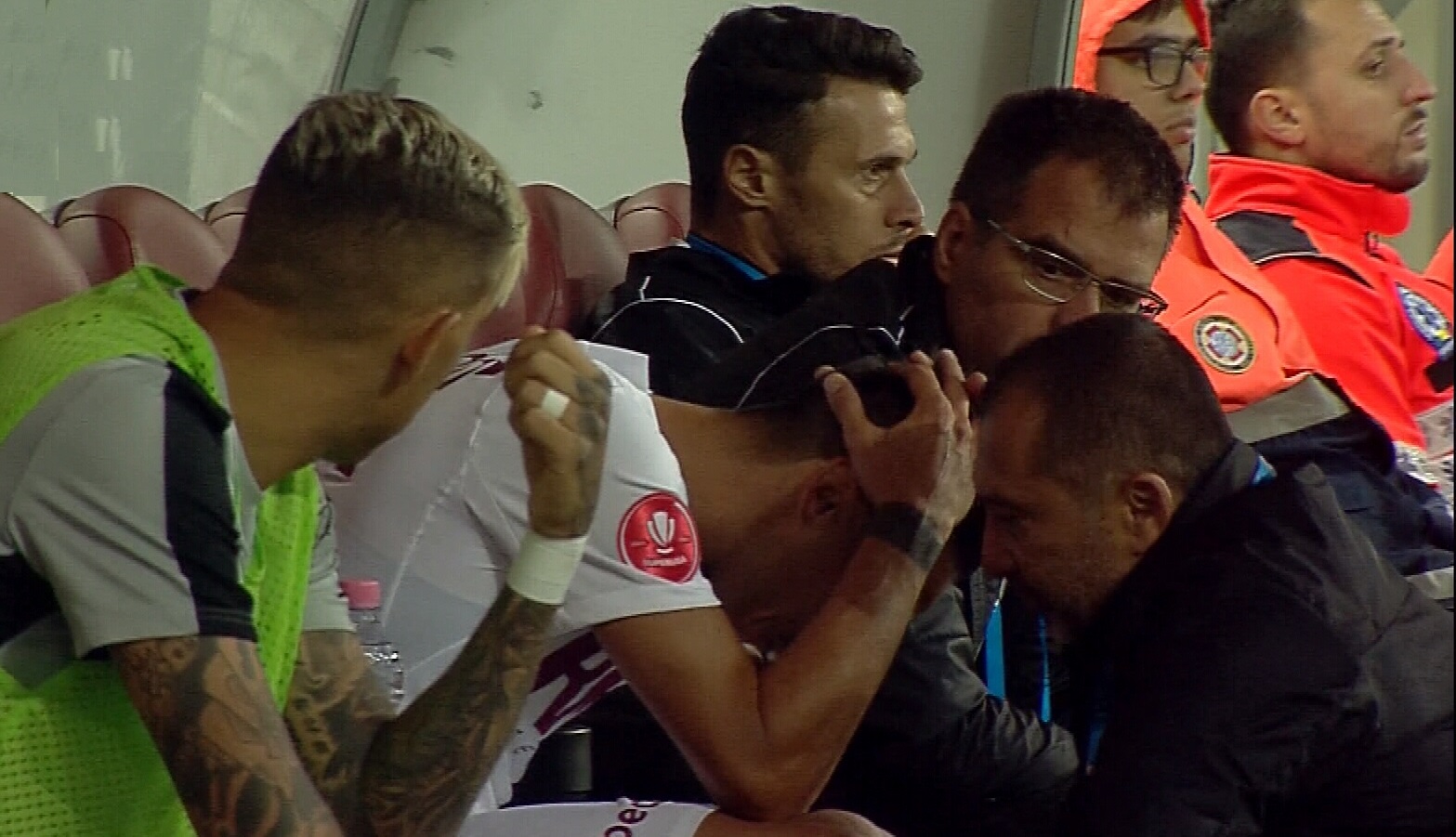Mario Camora și-a pus mâinile în cap: emoții pentru echipa națională, după ce fundașul s-a accidentat cu Dinamo