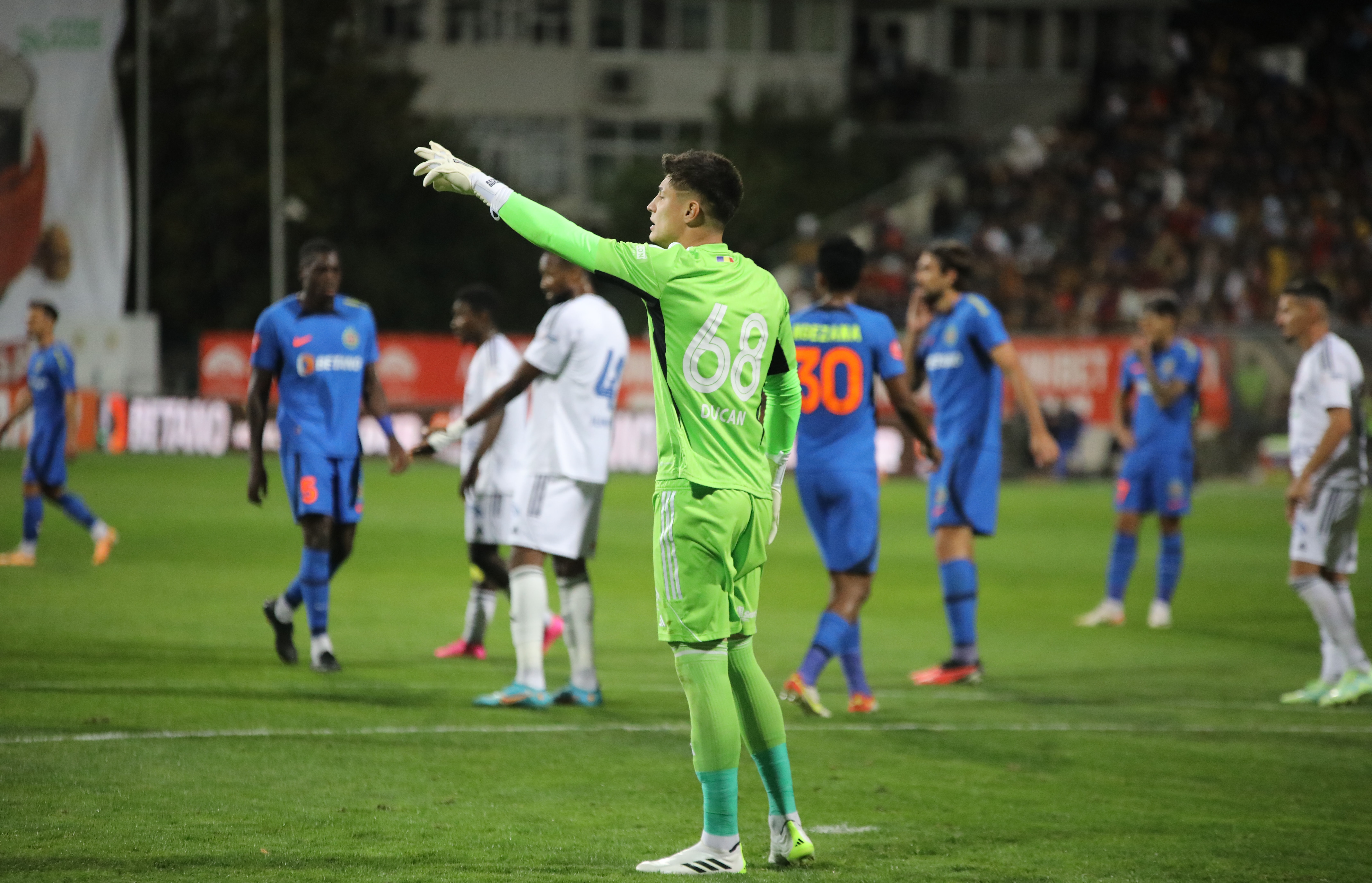 Răzvan Ducan a fost ales omul meciului cu FCSB, însă le-a reproșat un lucru suporterilor
