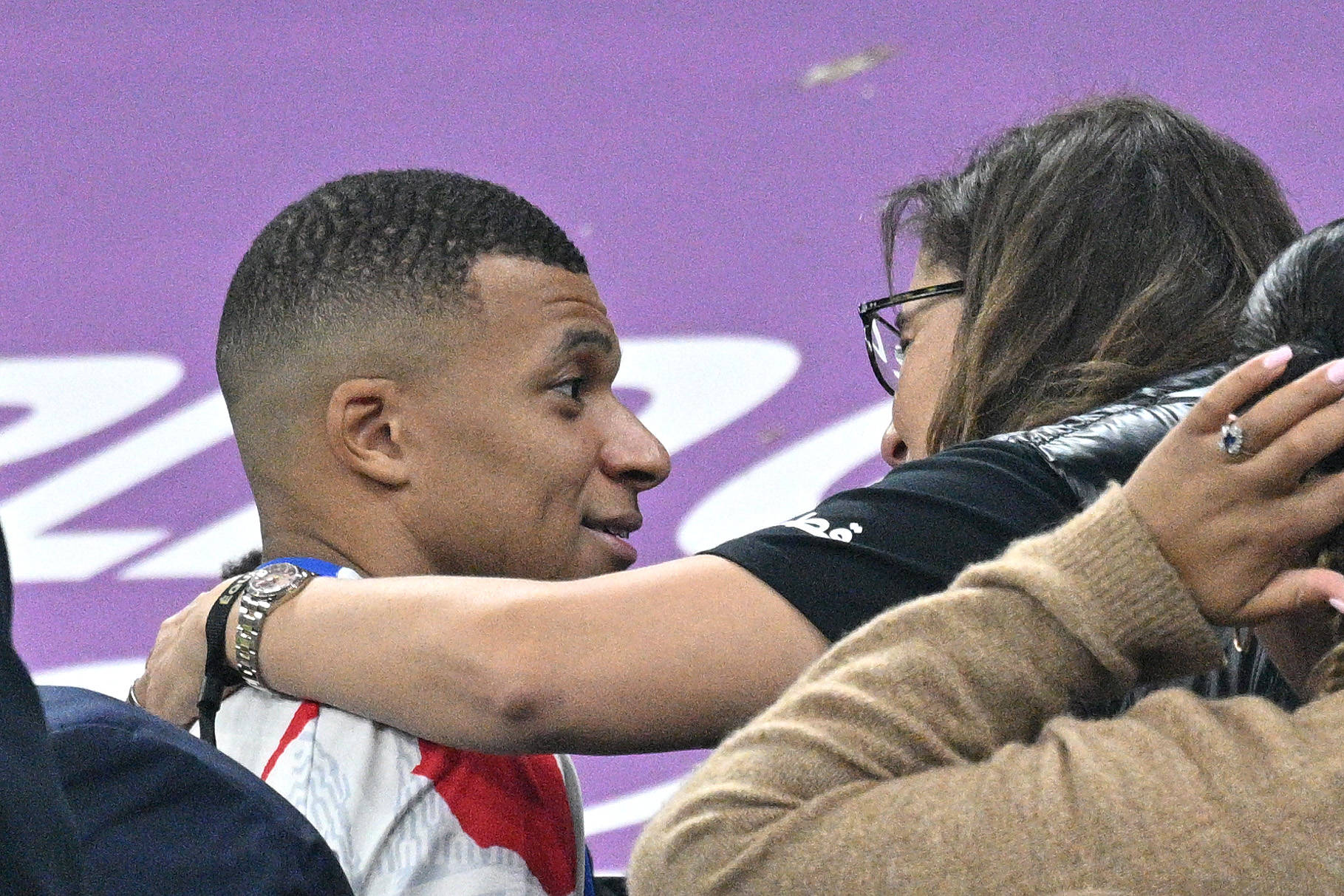 Mama lui Kylian Mbappe a discutat cu PSG. Cele două părți au ajuns la un acord