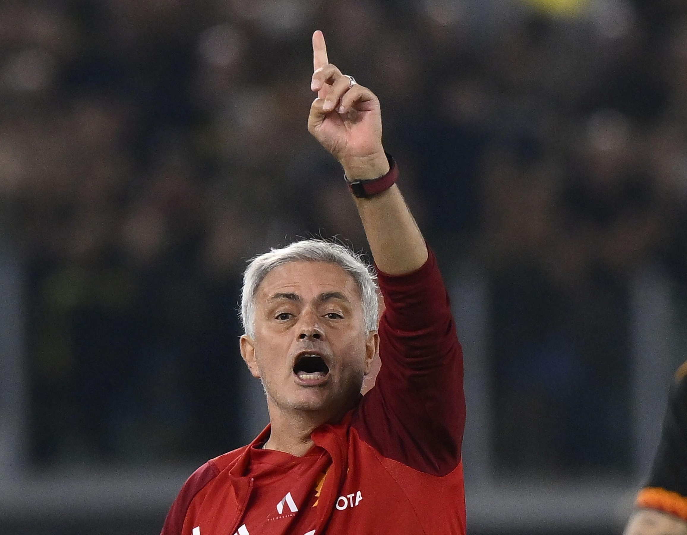 Poate fi transferul carierei! Jose Mourinho a pus ochii pe un titular din naționala României