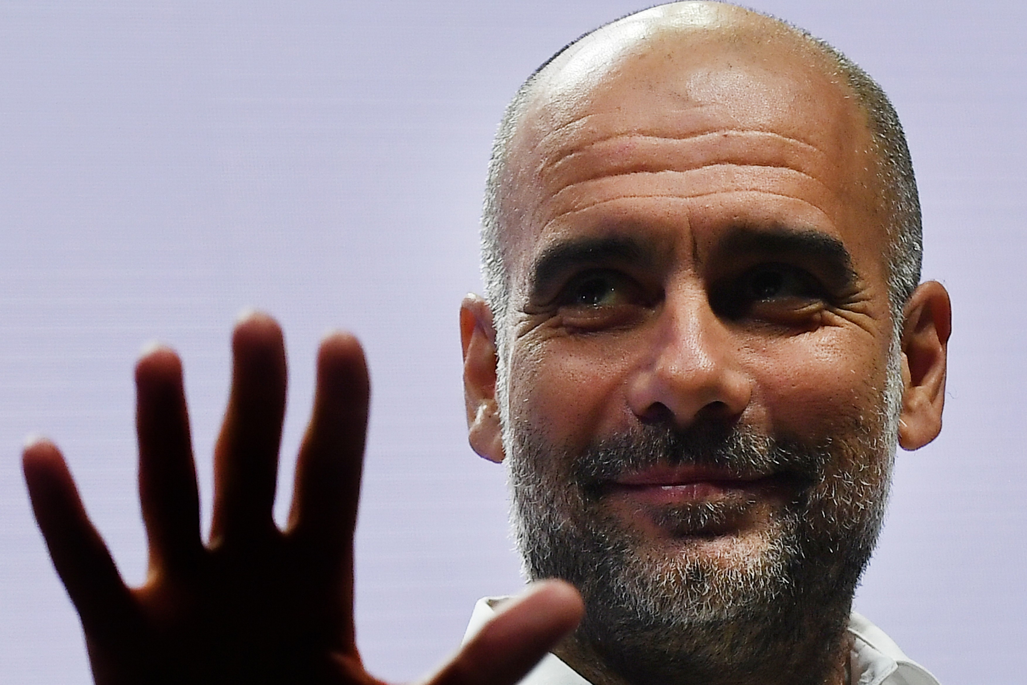 Pep Guardiola vrea ”să-i sufle” un jucător Barcelonei