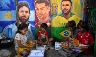 Daily life during FIFA World cup 2022 in Kolkata, West Bengal, India - 26 Nov 2022