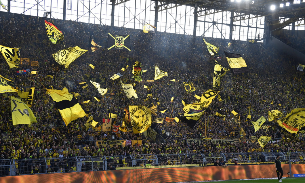 Stimmung vor dem Anpfiff auf der Südtribüne im Signal Iduna Park 07.10.2023, Fussball GER, Saison 2023/2024, 1. Bundesli