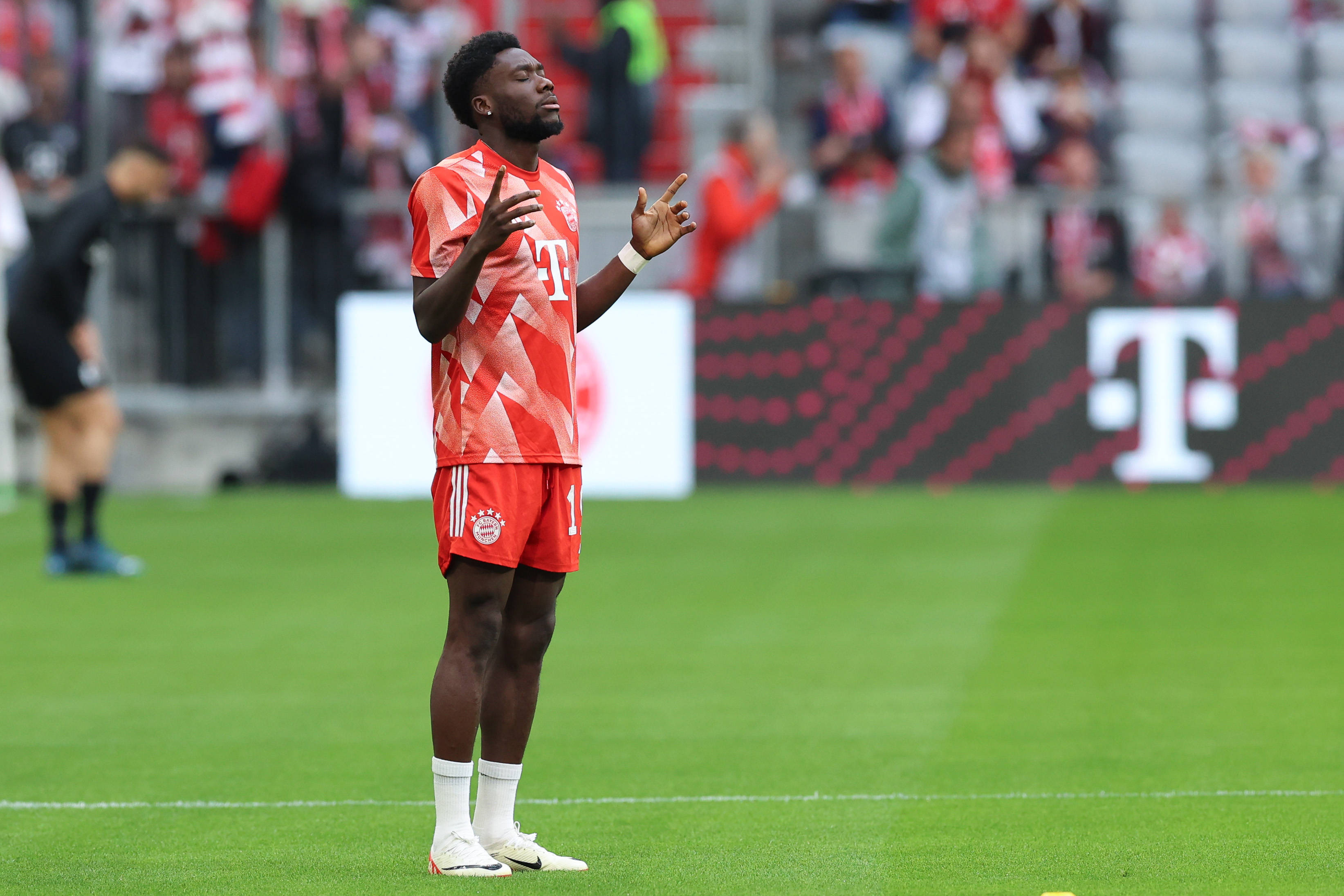 Ce sumă ar fi dispusă Real Madrid să plătească pentru Alphonso Davies