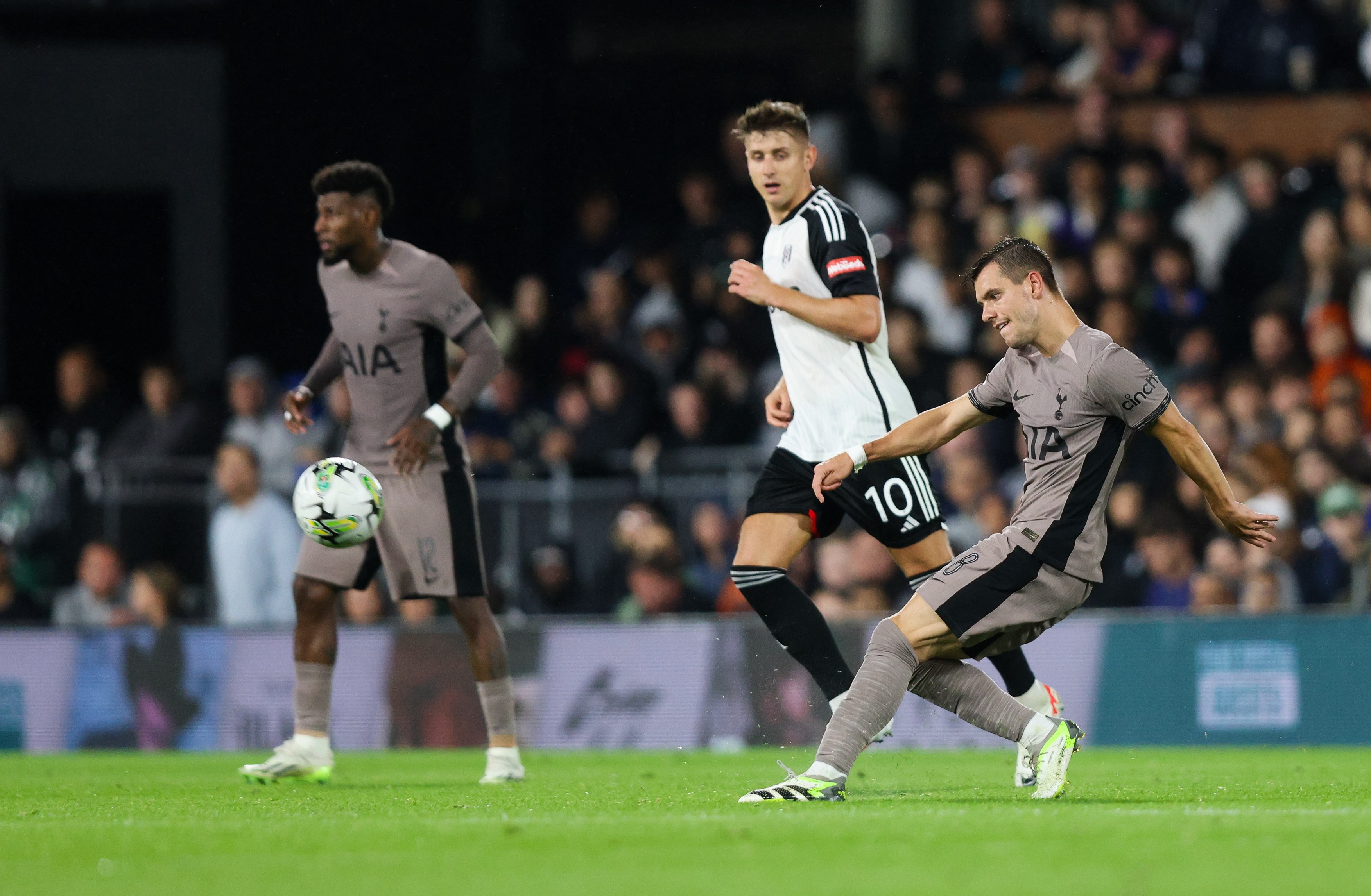 Tottenham - Fulham 0-0, ACUM, pe Digi Sport 2. Cu o victorie, Spurs revine pe primiul loc