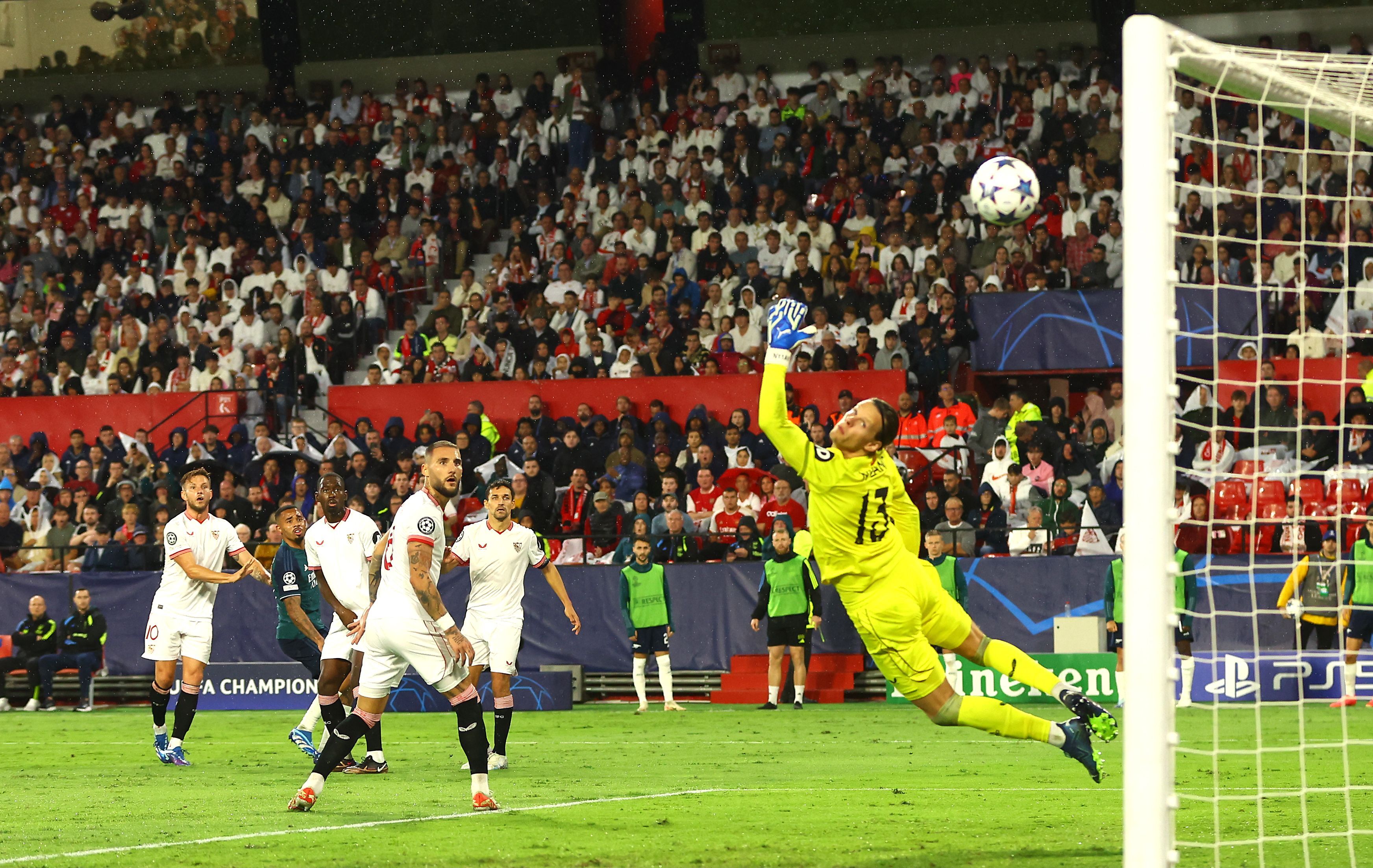 Sevilla - Arsenal 1-2. Tunarii câștigă și sunt liderii grupei B din Champions League