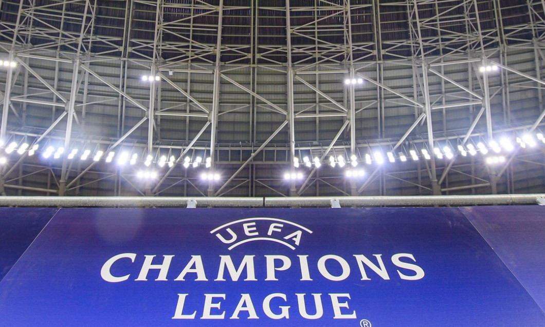 Innenansicht der Puskas Arena in Budapest mit dem Logo der UEFA Champions League / UEFA Champions League Achtelfinale,