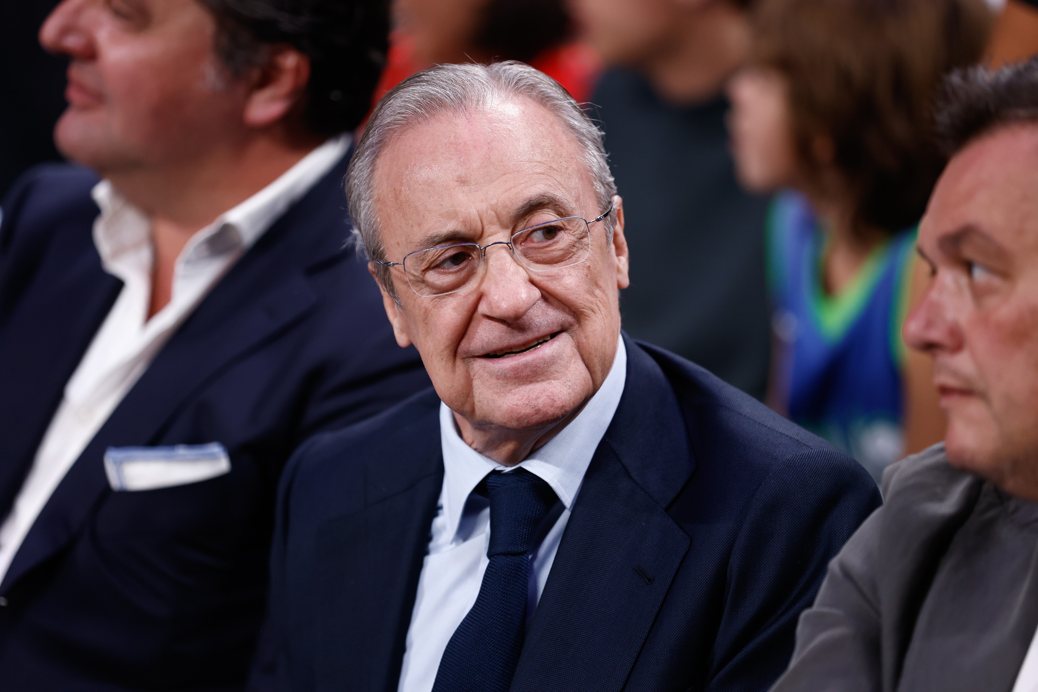 Florentino Perez a pus mâna pe telefon și l-a sunat pe Kylian Mbappe