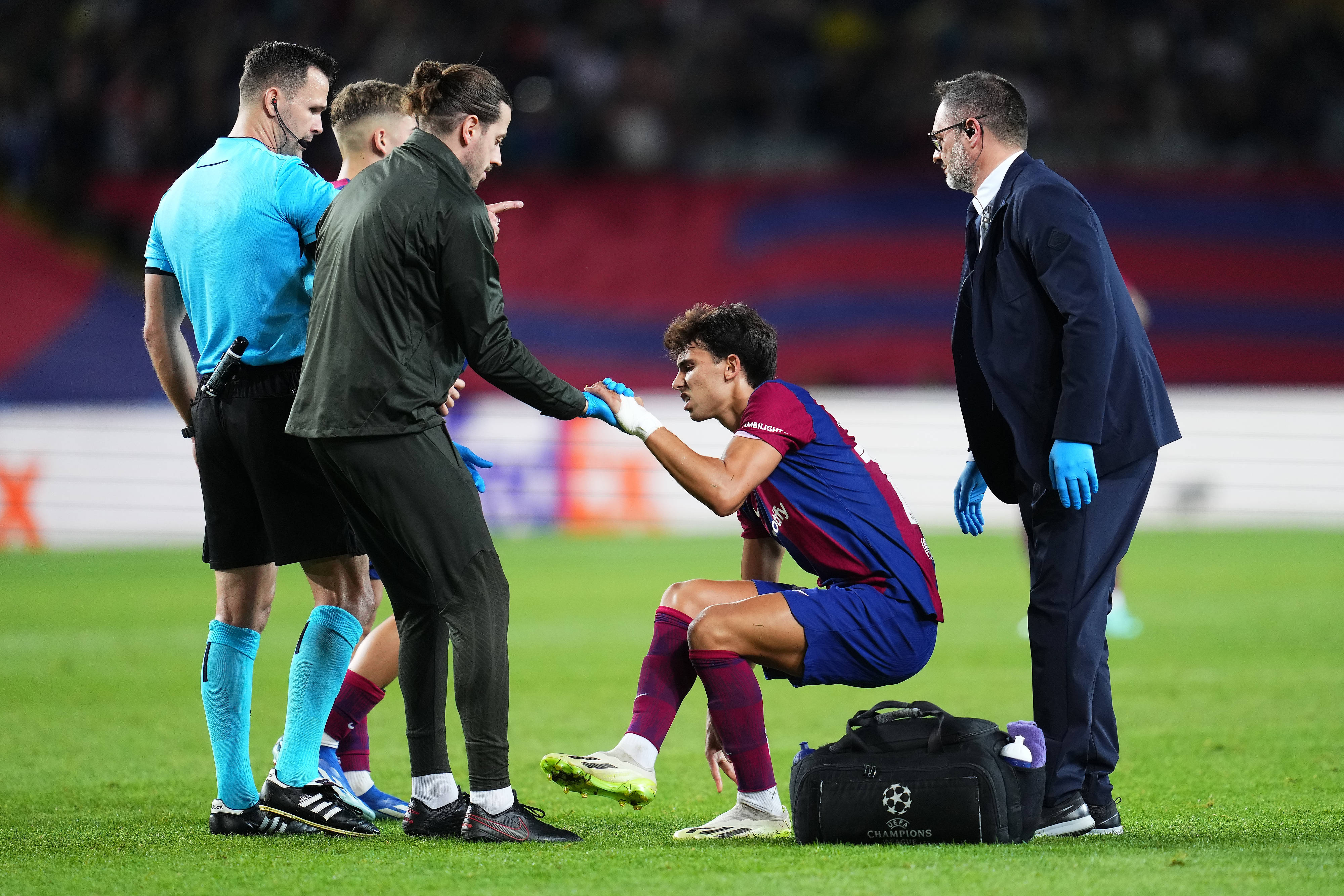 Reacția lui Joao Felix, după ce a ieșit accidentat din meciul Barcelona - Șahtior