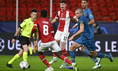 Royal Antwerp FC v FC Porto - UEFA Champions League DEURNE, BELGIUM - OCTOBER 25 : Abdullahi Alhassan Yusuf midfielder o