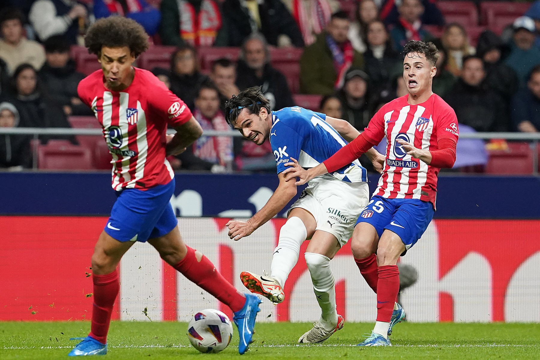 Deportivo Alaves a scris două cuvinte, după ratarea imensă a lui Ianis Hagi din meciul cu Atletico Madrid