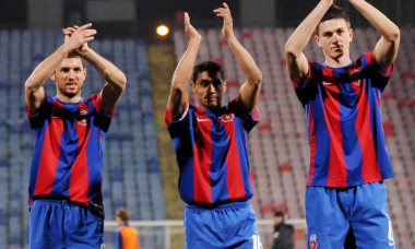 1.FOTBAL:STEAUA BUCURESTI-FC UNIREA URZICENI 5-0,LIGA 1 (5.04.2011)