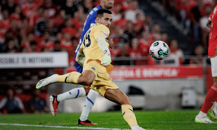 Diogo Costa during Liga Portugal Betclic 23/24 game between SL Benfica and FC Porto at Estadio Da Luz, Lisbon. (Maciej R