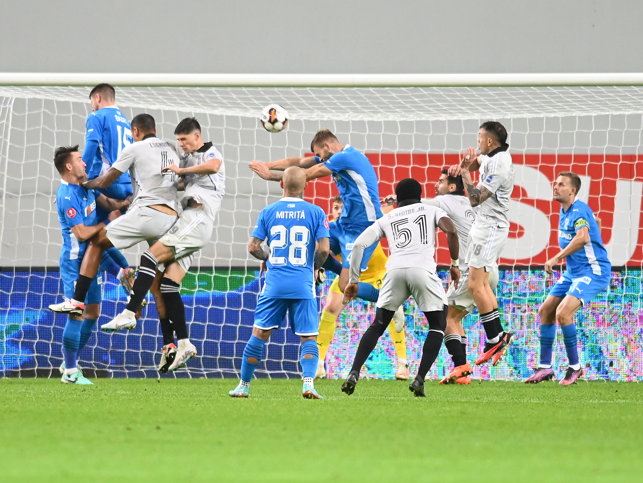 Universitatea Craiova - FCU Craiova 1-1. Ce final! Laurențiu Popescu a oferit parada etapei, la ultima fază