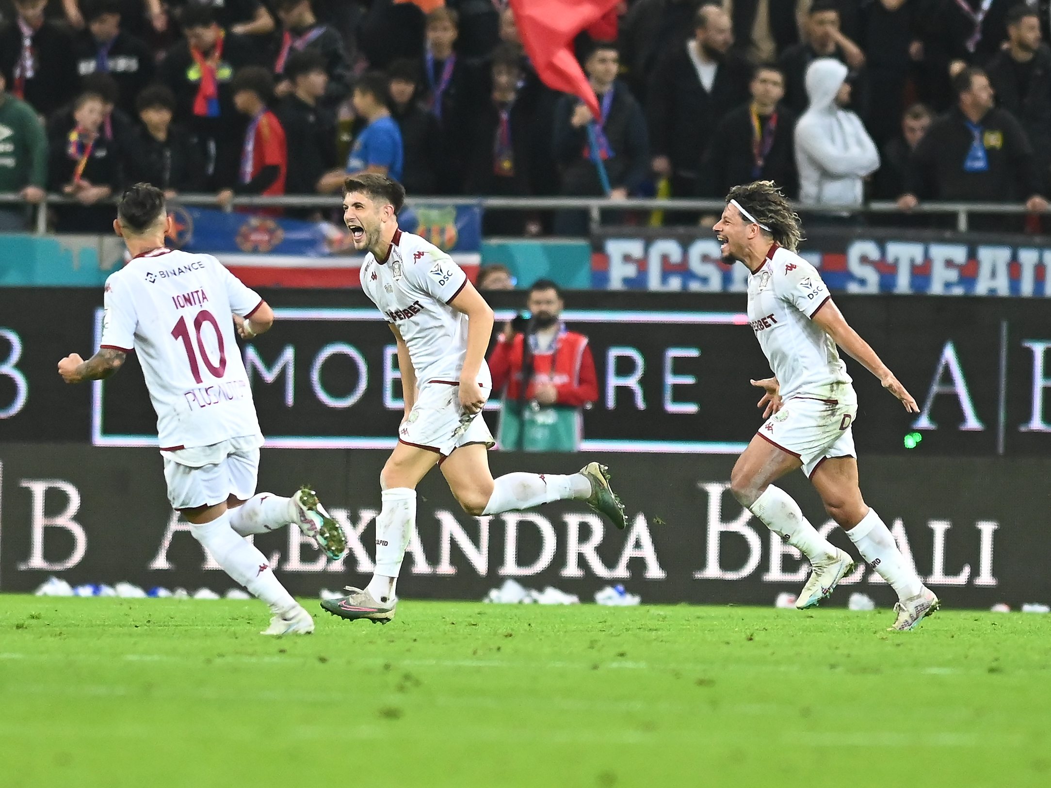 Jayson Papeau, sincer după ce a reușit un super-gol în FCSB - Rapid: ”Era să cad”