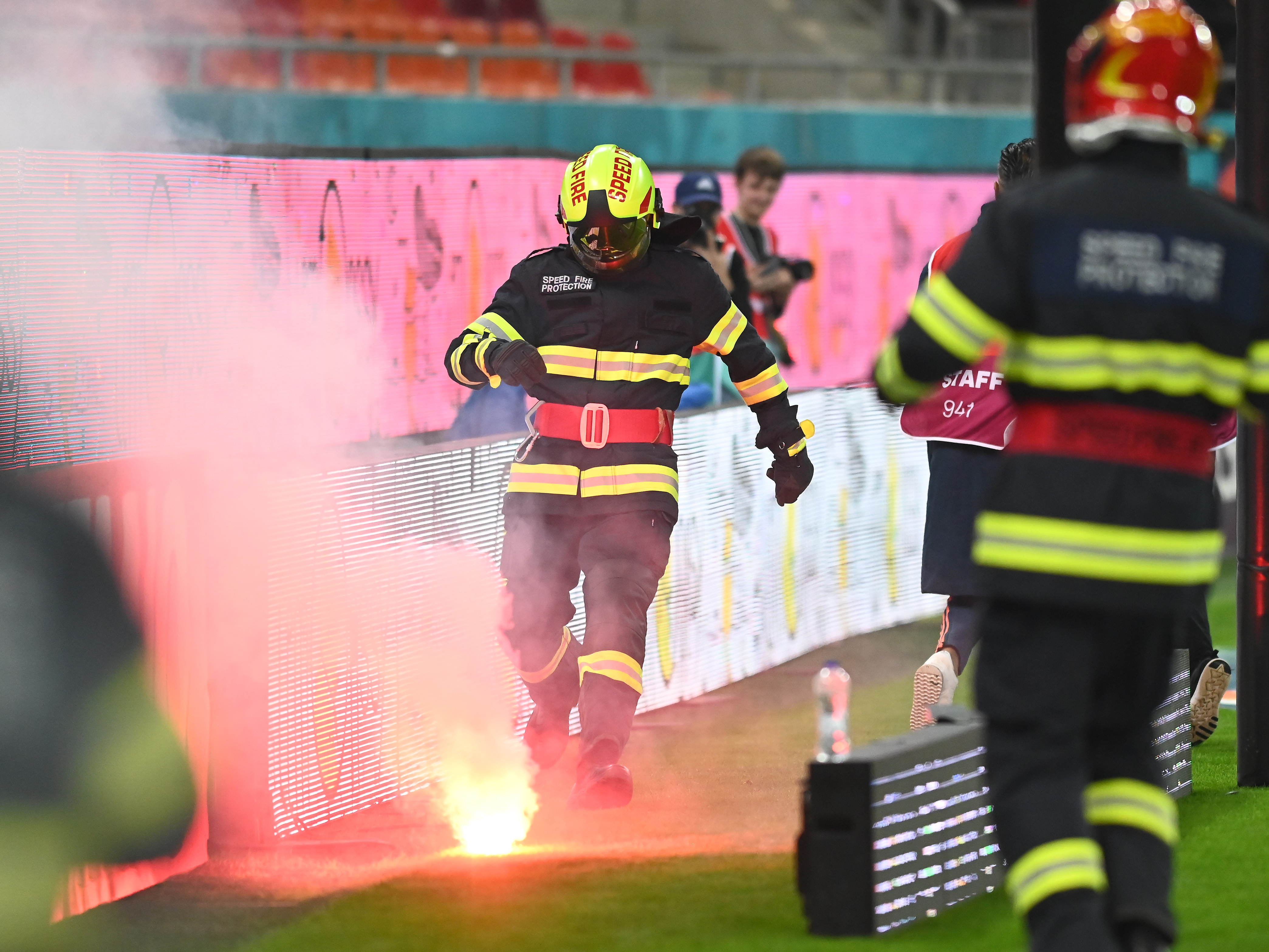 A venit nota de plată după derby-ul FCSB - Rapid! Amenzile primite de cele două rivale