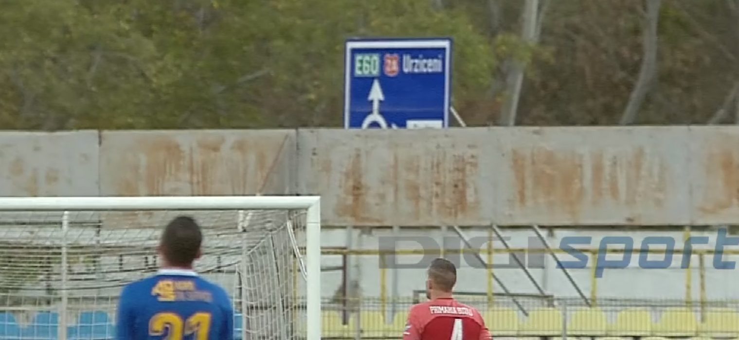 Imaginea zilei! A șutat peste stadion, cu direcția Urziceni