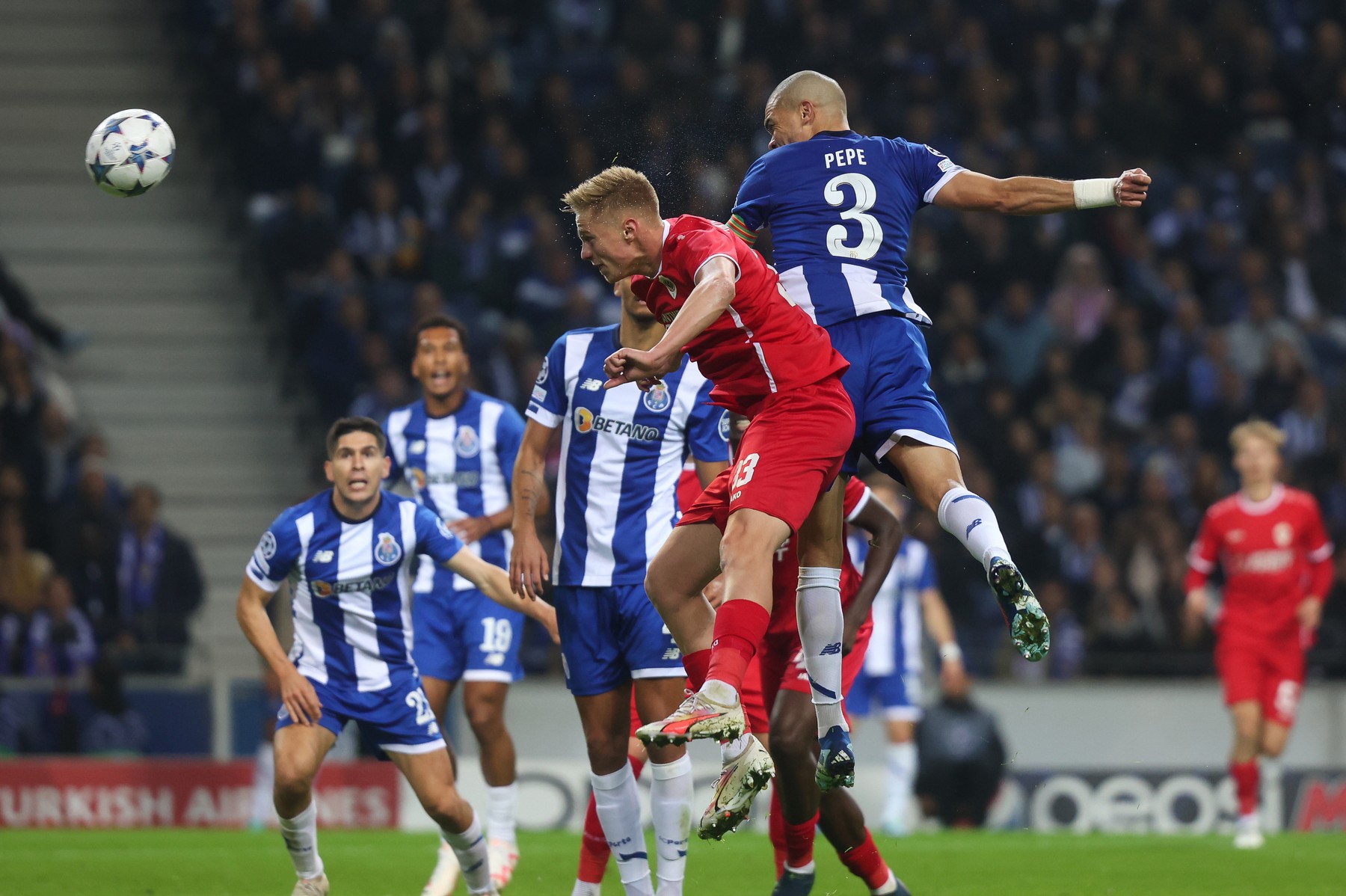 A scris istorie! Bornă fără precedent bifată în UEFA Champions League