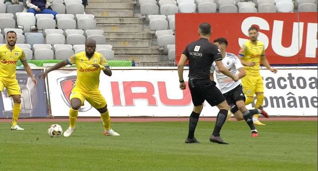 Universitatea Cluj - Petrolul 0-0, pe DGS 1. Elevii lui Sabău urcă pe loc de play-off, dacă înving