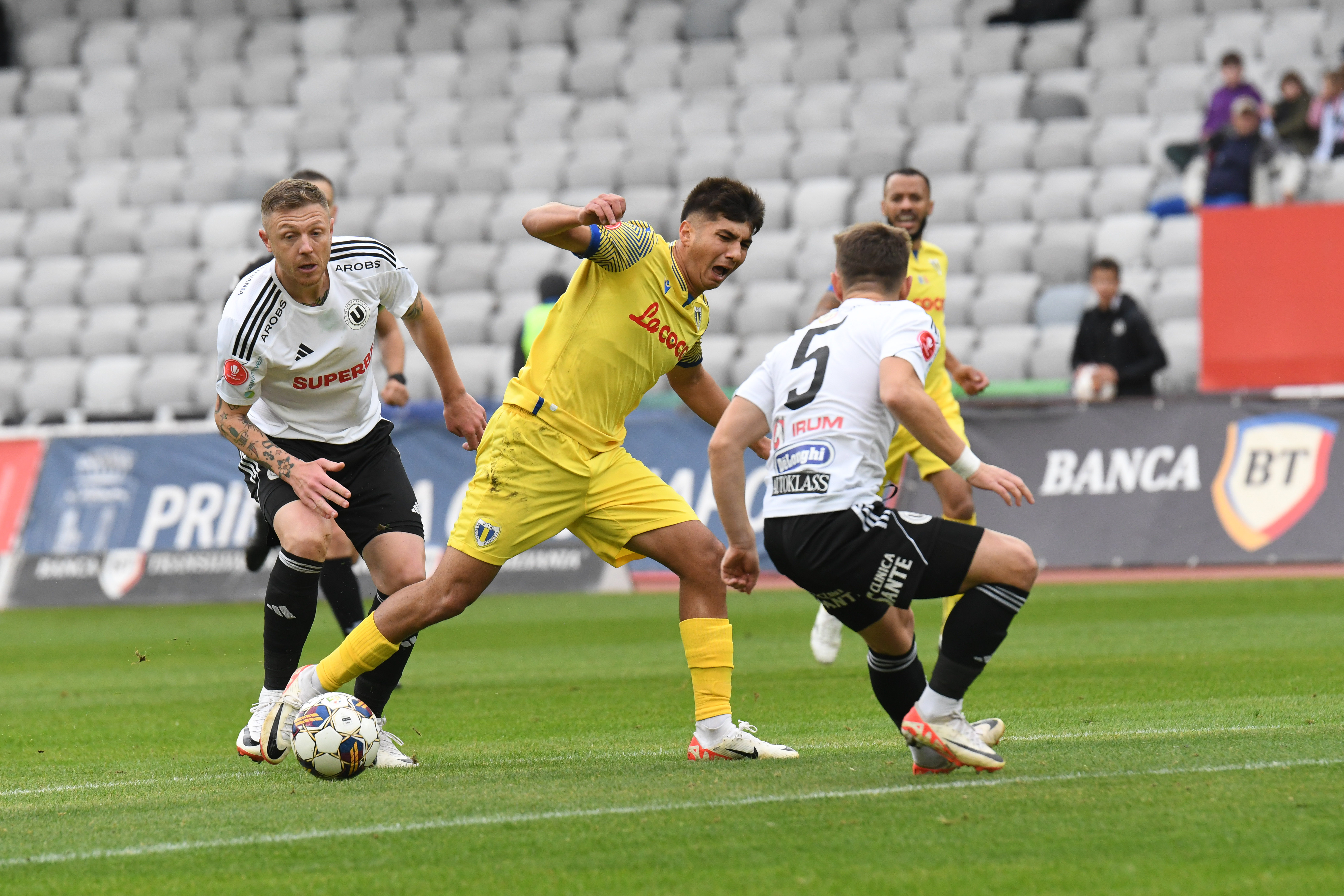 Universitatea Cluj – Petrolul 0-0. Gazdele au rezistat cu un om în minus