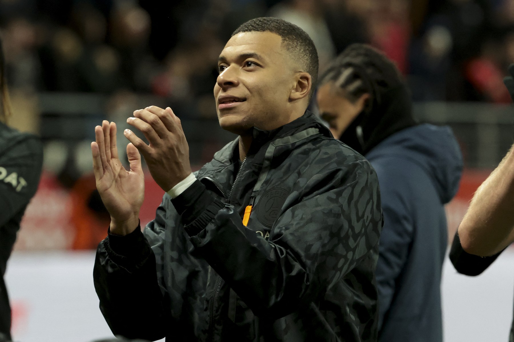 Kylian Mbappe a ajuns în fața microfonului și toată lumea aștepta să facă marele anunț: ”Viitorul meu?”. Ce a urmat