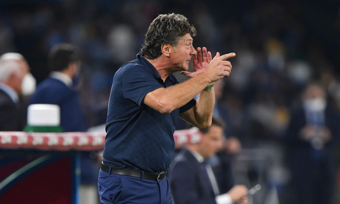 Naples, Italy, September 26, 2021. Diego Armando Maradona stadium, Naples, Italy, September 26, 2021, Cagliari's head coach Walter Mazzarri gestures during SSC Napoli vs Cagliari Calcio - Italian football Serie A match Credit: Live Media Publishing Gro