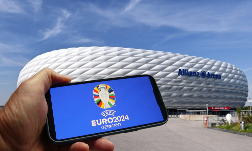 FOTOMONTAGE:Themenfoto UEFA EURO, EM, Europameisterschaft,Fussball 2024 Germany.Uebersicht der Muenchenr Arena,Stadion.A