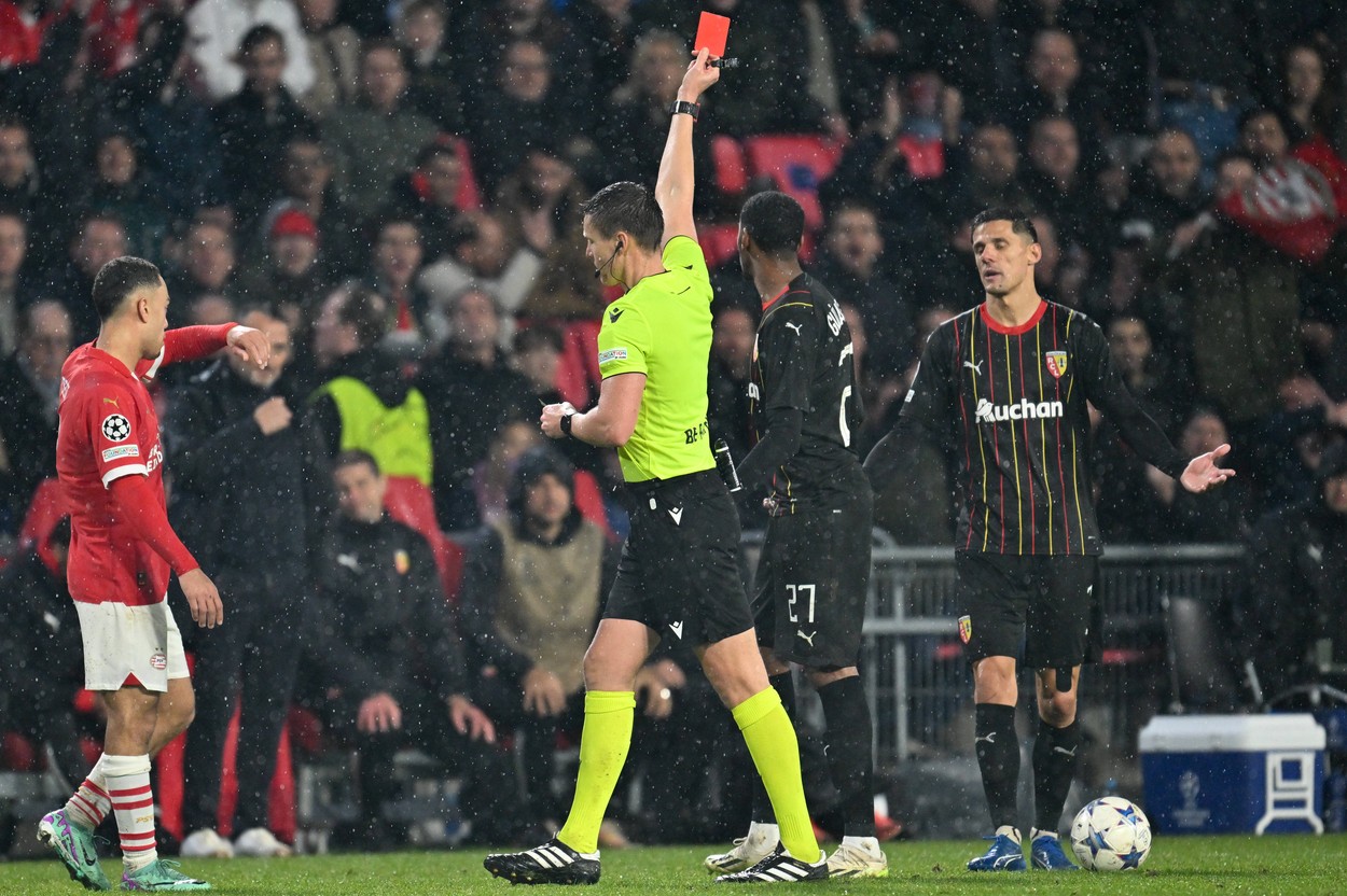 Revoluție în fotbal! Cât vor dura eliminările temporare, cum se schimbă regula ofsaidului și când se vor implemnta noile norme