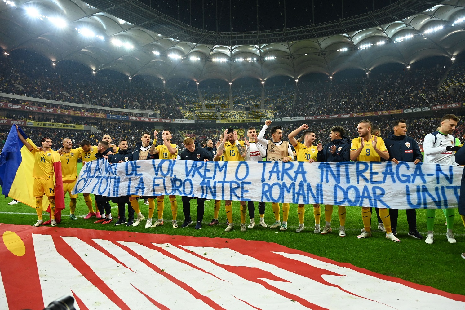 Mesajul scris pe bannerul desfășurat de Tricolori în fața fanilor, după România - Elveția 1-0