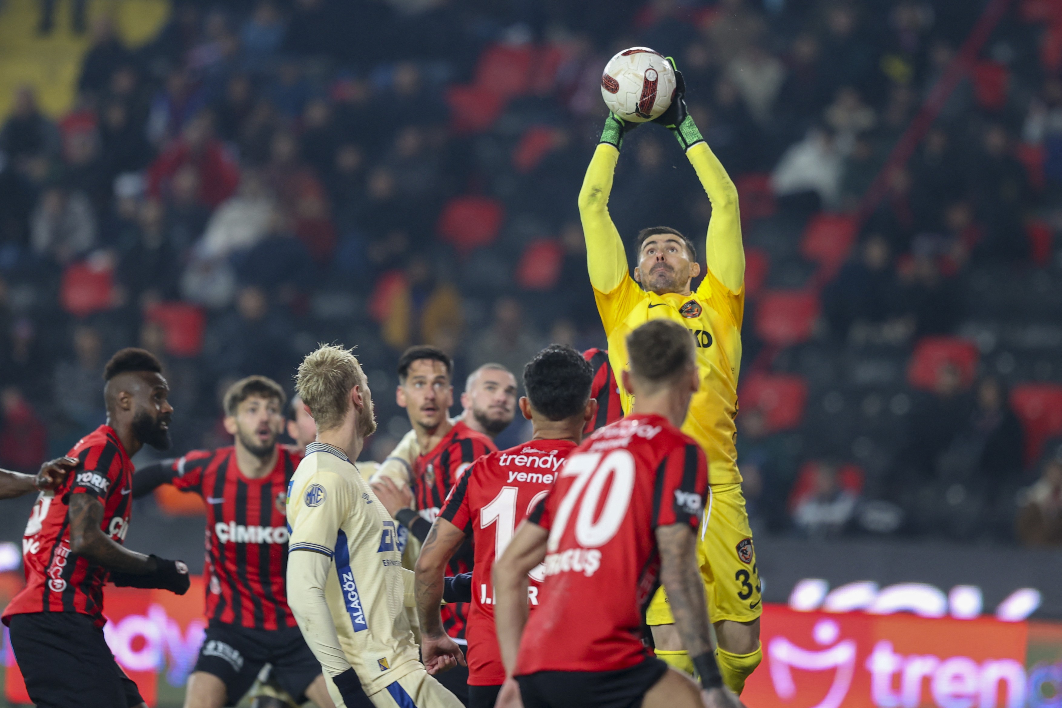 Notele după Gaziantep - Ankaragucu 0-1. Niță, cel mai bun român! Cât au obținut Drăguș, Moruțan și Maxim