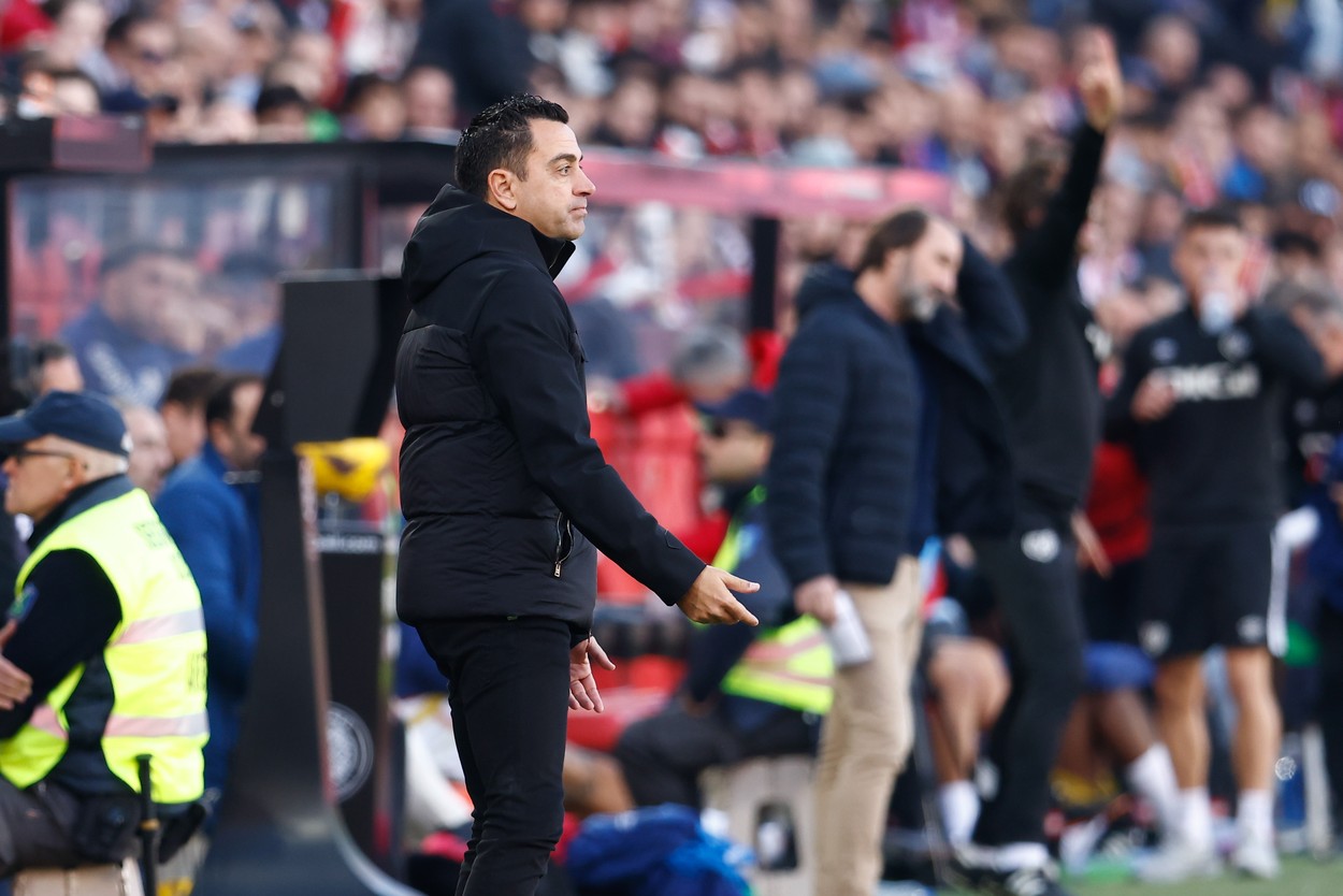 Xavi a dezvăluit ce i-a spus arbitrul în timpul meciului cu Rayo și a izbucnit scandalul în Spania