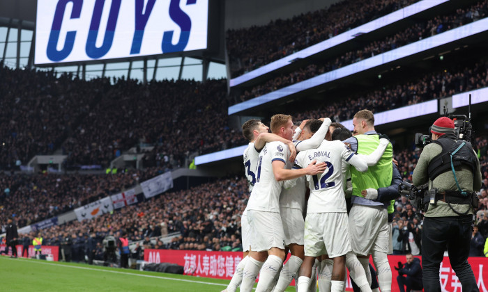 London, England, 26th November 2023. Giovani Lo Celso of Tottenham Hotspur celebrates after scoring the opening goal dur