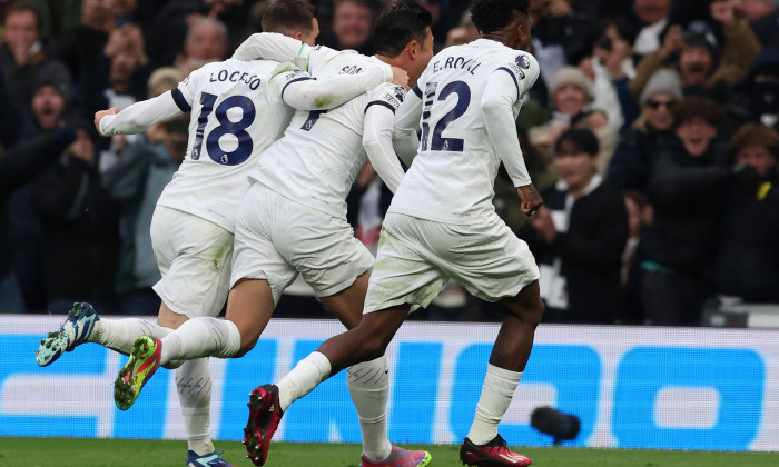 Tottenham Hotspur v Aston Villa, London, UK - 26 Nov 2023 Goal celebrations for Giovani Lo Celso of Tottenham Hotspur du