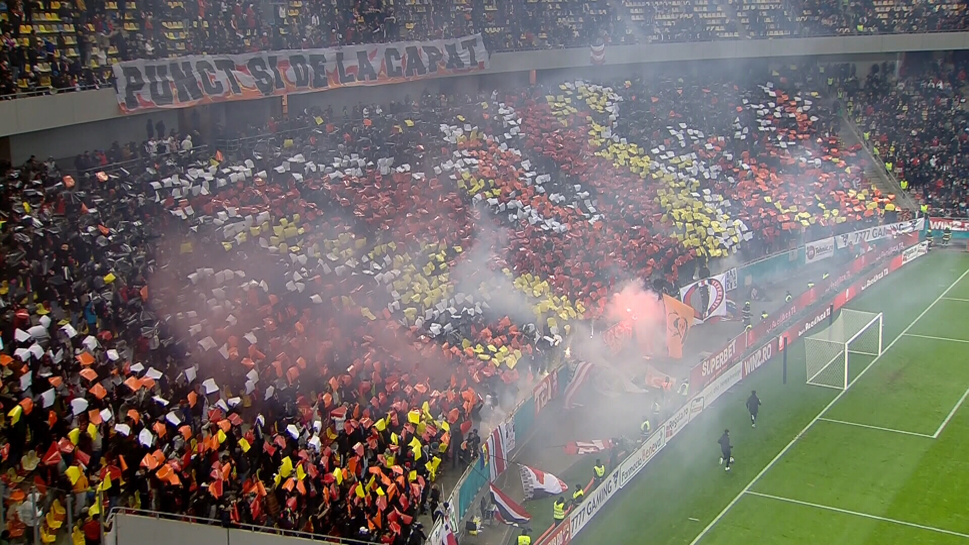 Atmosferă incendiară la derby-ul Dinamo - FCSB! Ce s-a întâmplat în startul meciului