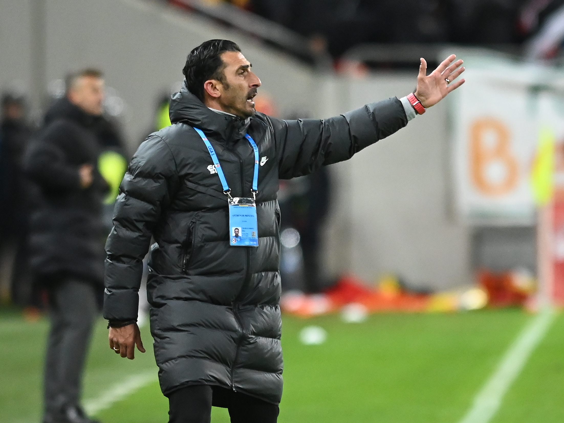 Gestul obscen făcut de Elias Charalambous, după ce a fost scuipat de un fan al lui Dinamo