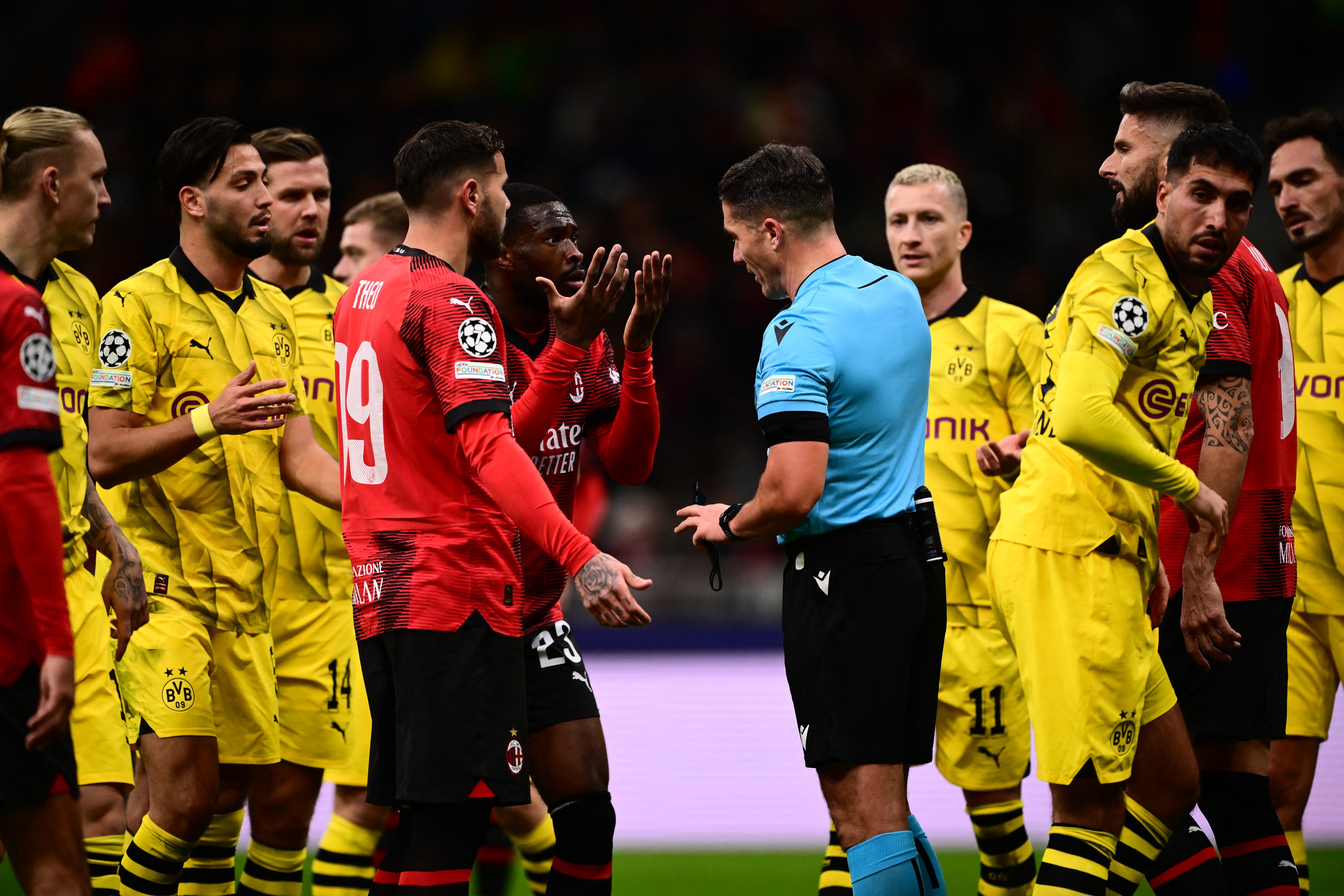 Ilie Dumitrescu a văzut deciziile lui Istvan Kovacs din meciul AC Milan - Dortmund și a reacționat!
