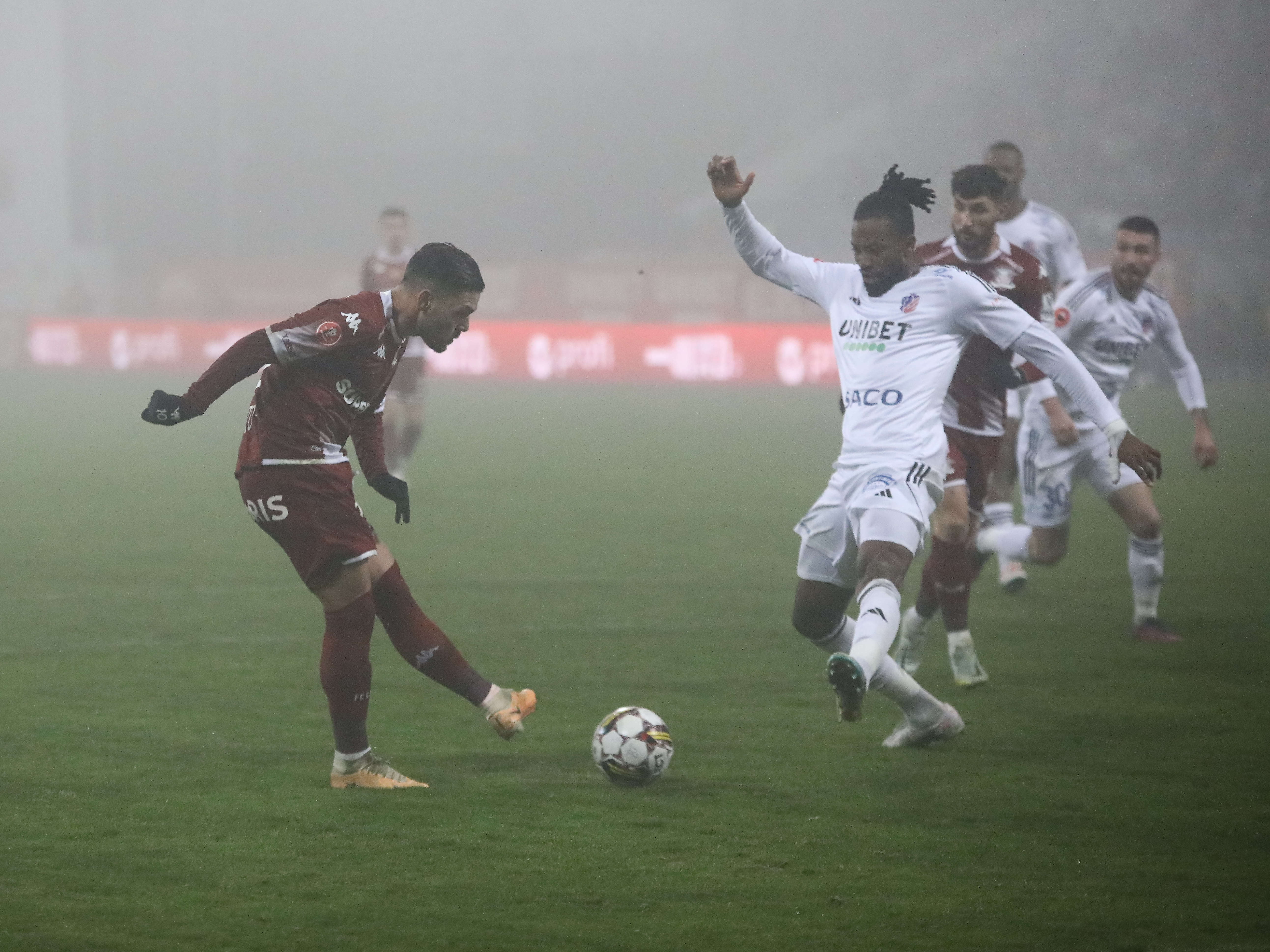 FC Botoșani - Rapid 0-0. Giuleștenii, ”băgați în ceață” de ”lanterna roșie” din SuperLigă
