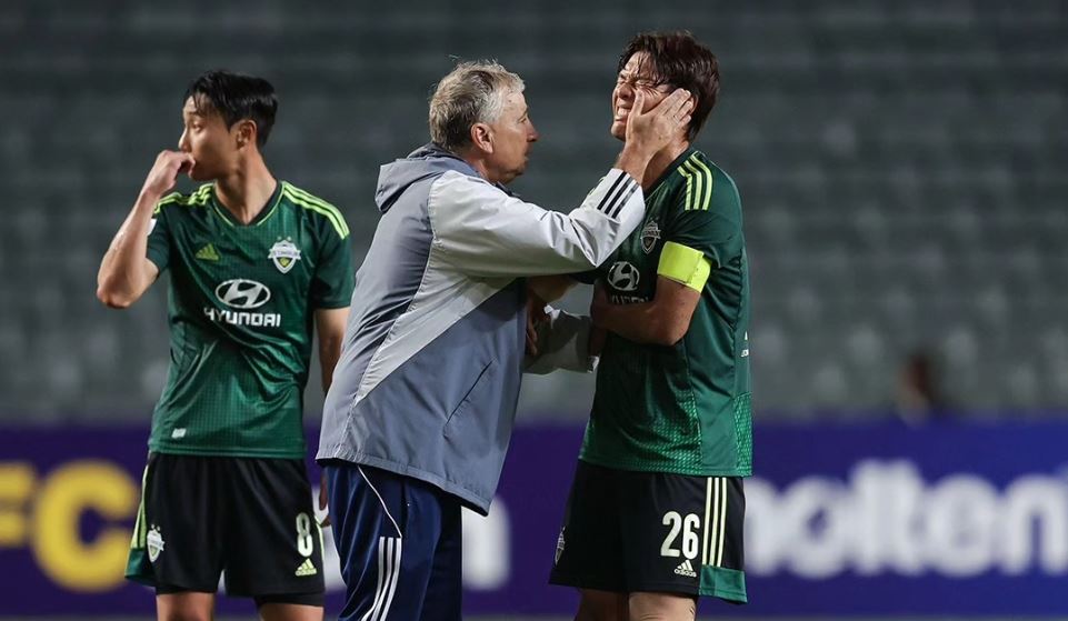 Dan Petrescu ar putea fi demis de la Jeonbuk