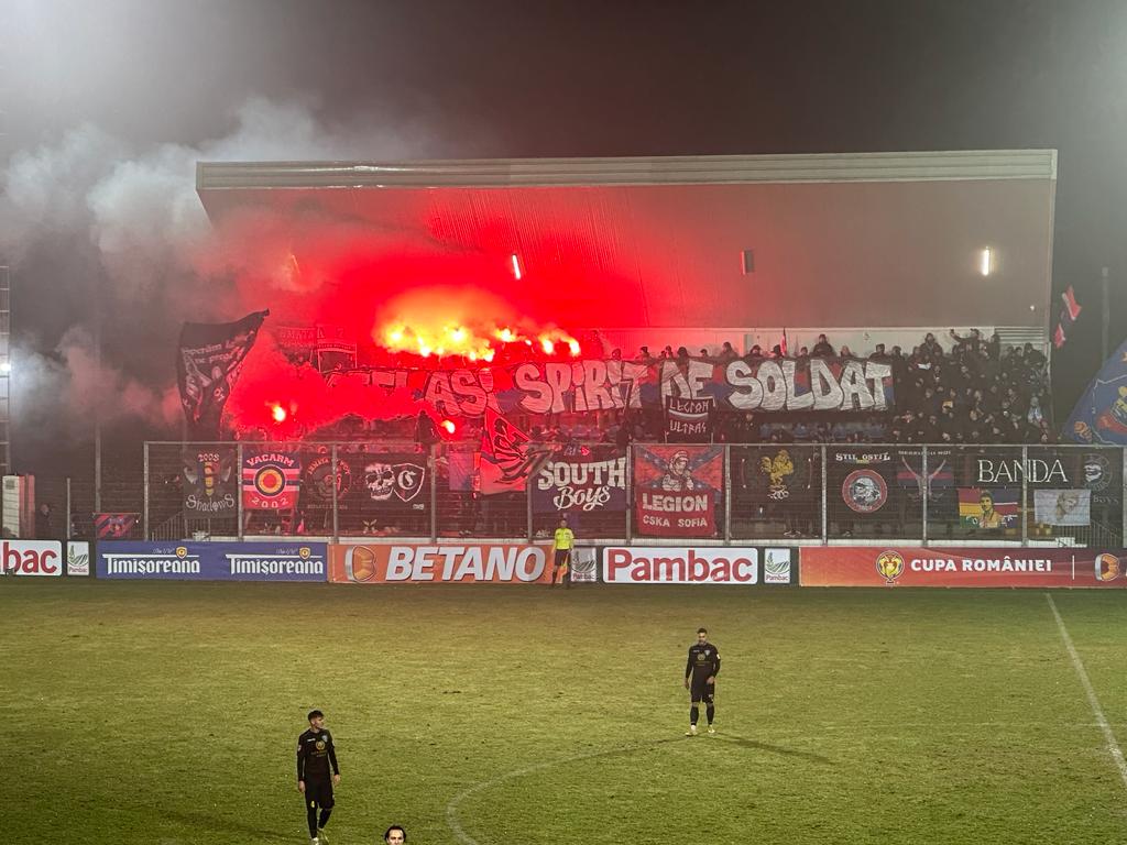 Bannerul afișat de suporterii celor de la CSA Steaua la meciul cu CSM Alexandria din Cupa României