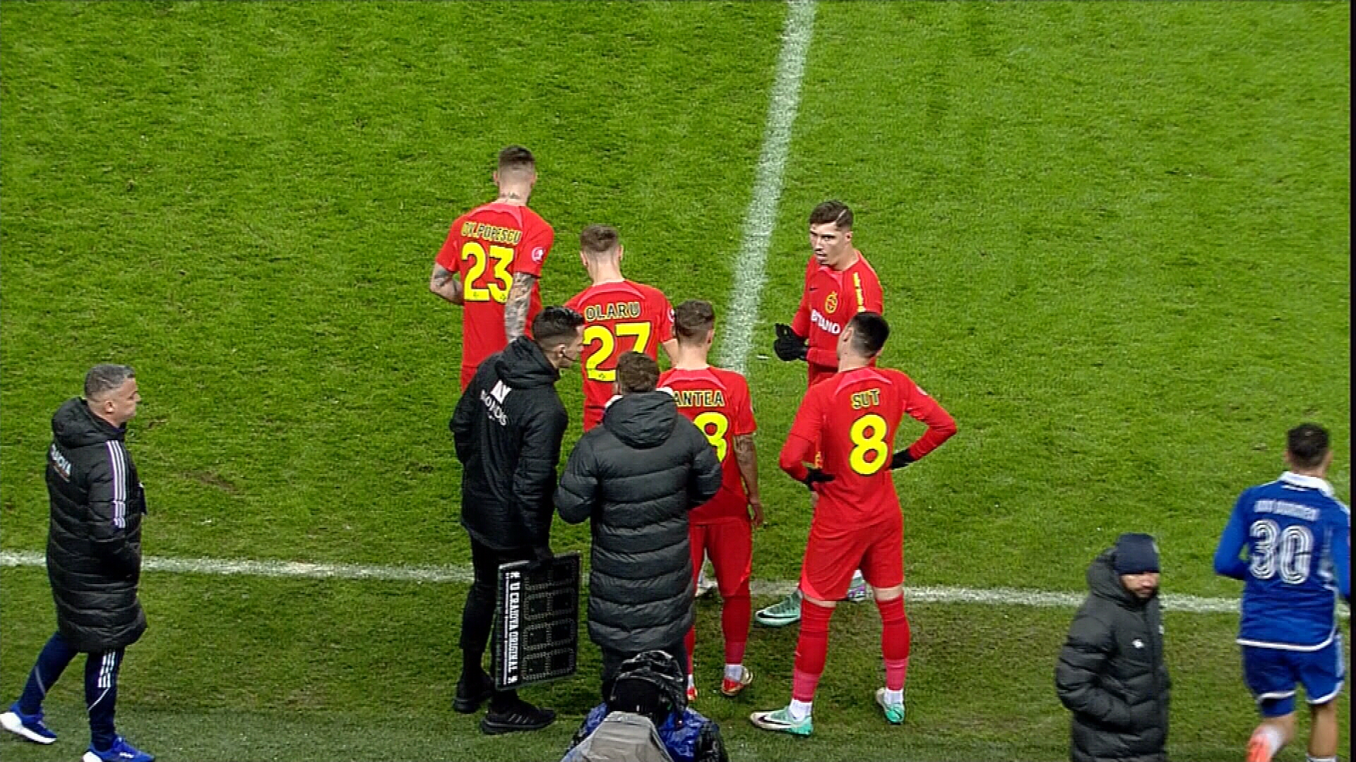 Patru dintr-o lovitură! Schimbările făcute de FCSB la pauza meciului cu FCU Craiova