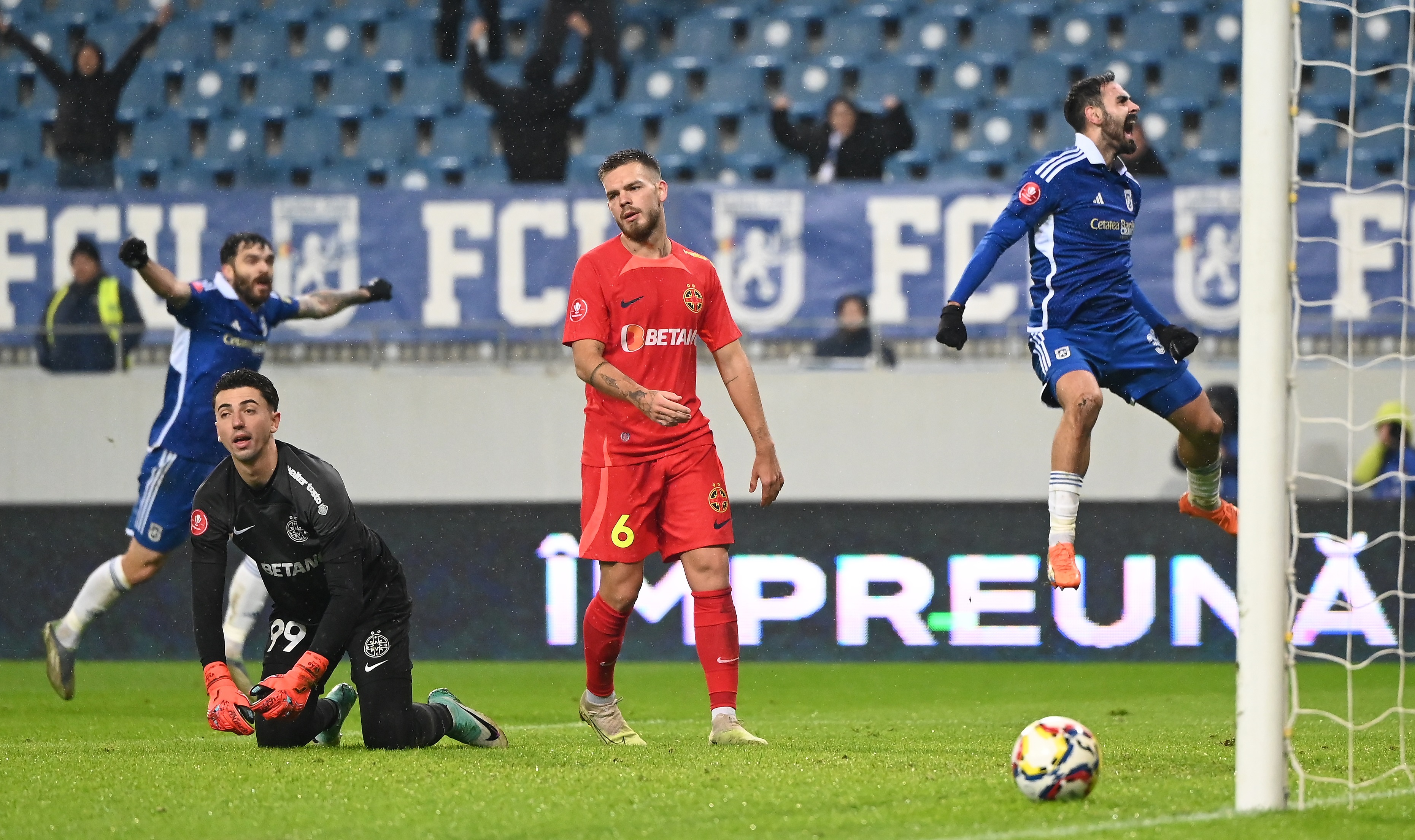 FCU Craiova – FCSB 2-0. Roș-albaștrii, eliminați din Cupă! Oltenii merg mai departe