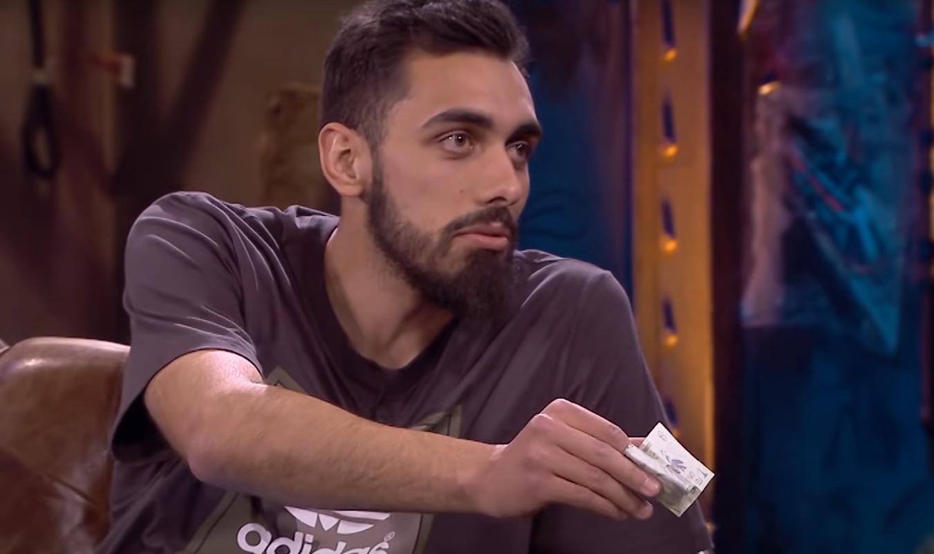 Cine s-ar fi așteptat! Spaniolul care își ține în lei milioanele de euro câștigate în fotbal