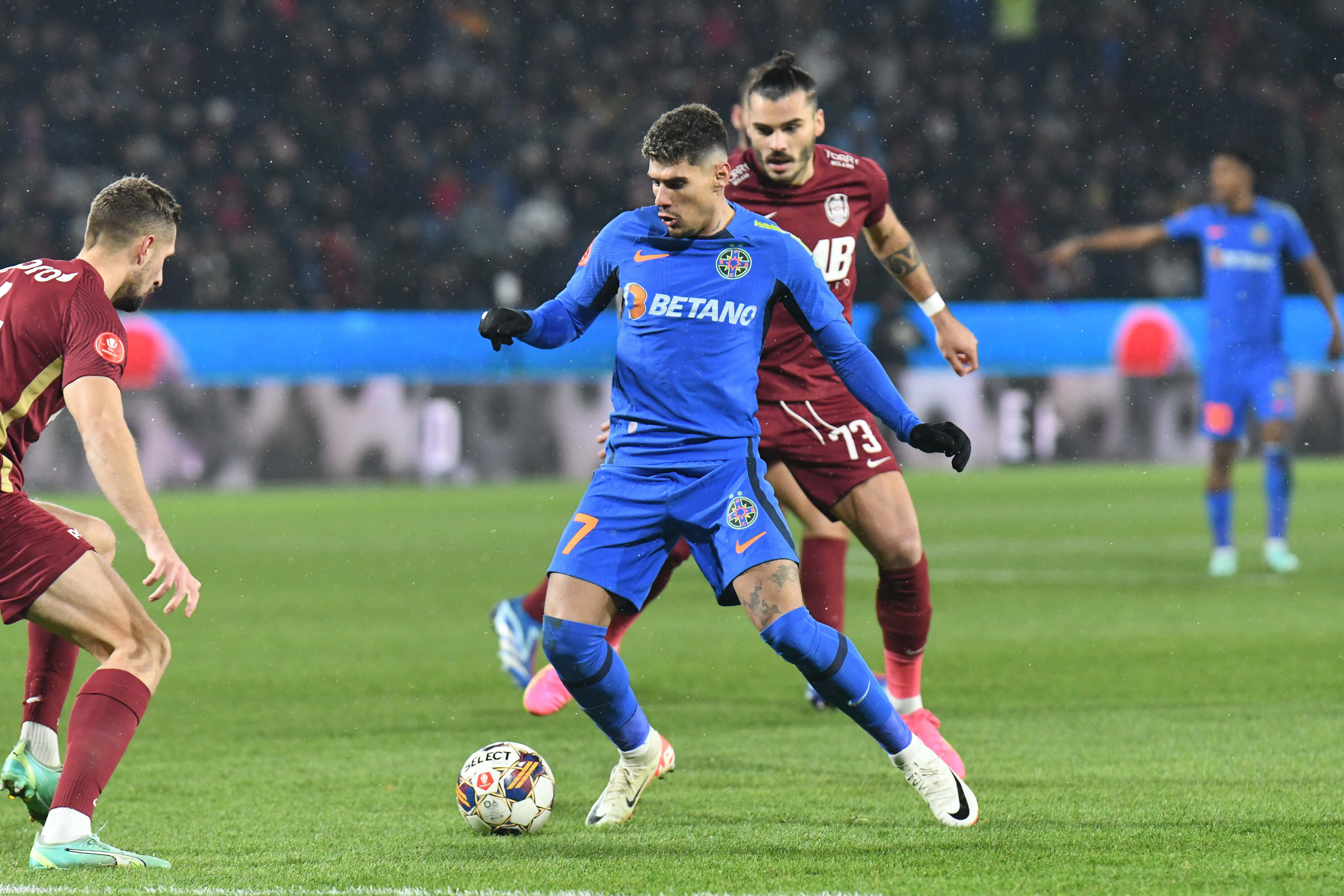 CFR Cluj - FCSB 1-1. Remiză spectaculoasă în Gruia! Roș-albaștrii au avut un gol anulat