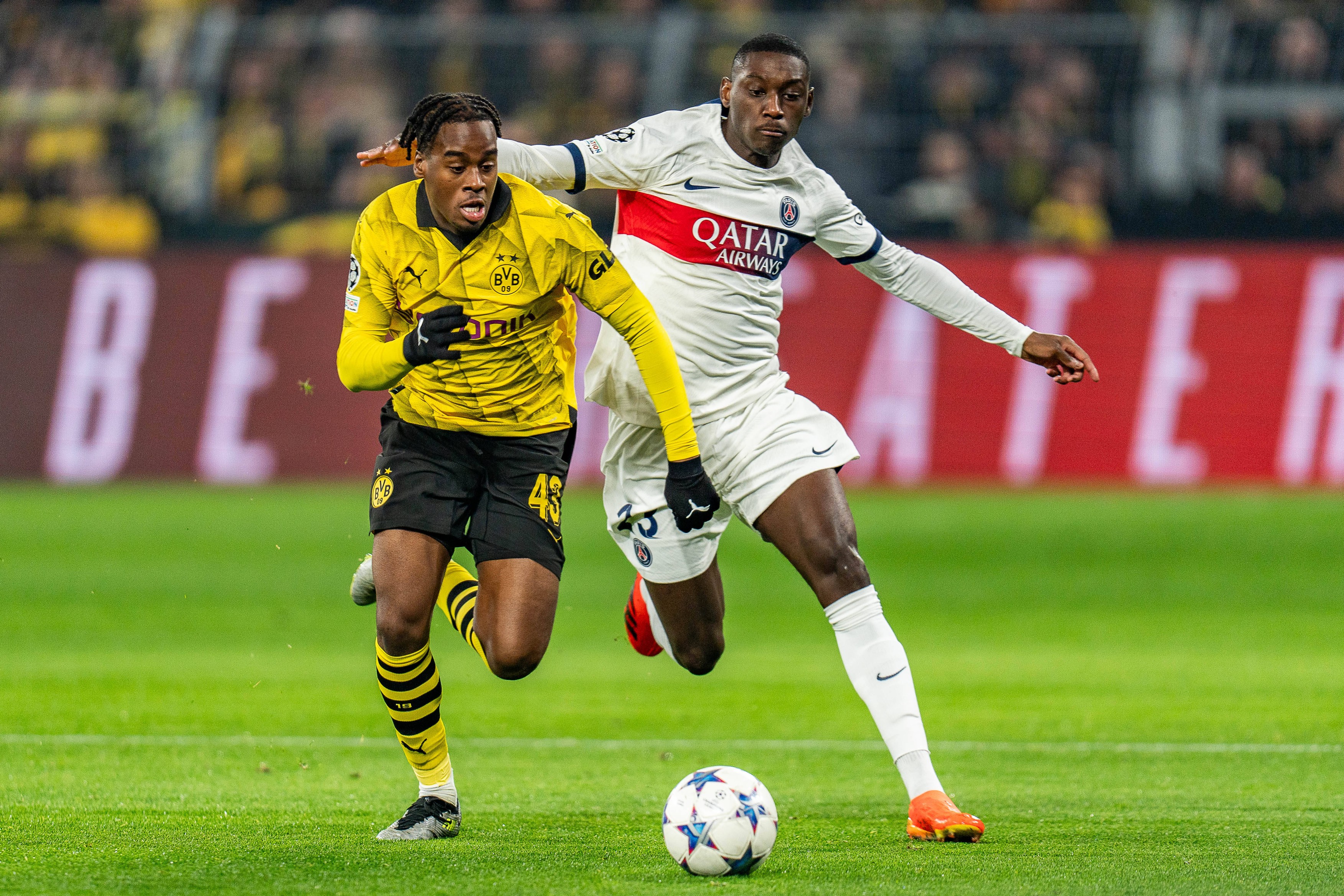 Borussia Dortmund - PSG 1-1. Cele două echipe merg braț la braț în optimile de finală