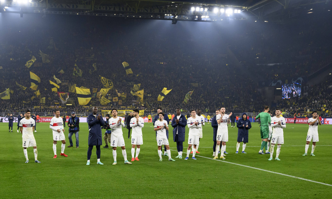 Pariser Mannschaft bei den Fans, Borussia Dortmund vs. Paris Saint-Germain, Fussball, Champions League, Gruppenphase, 13