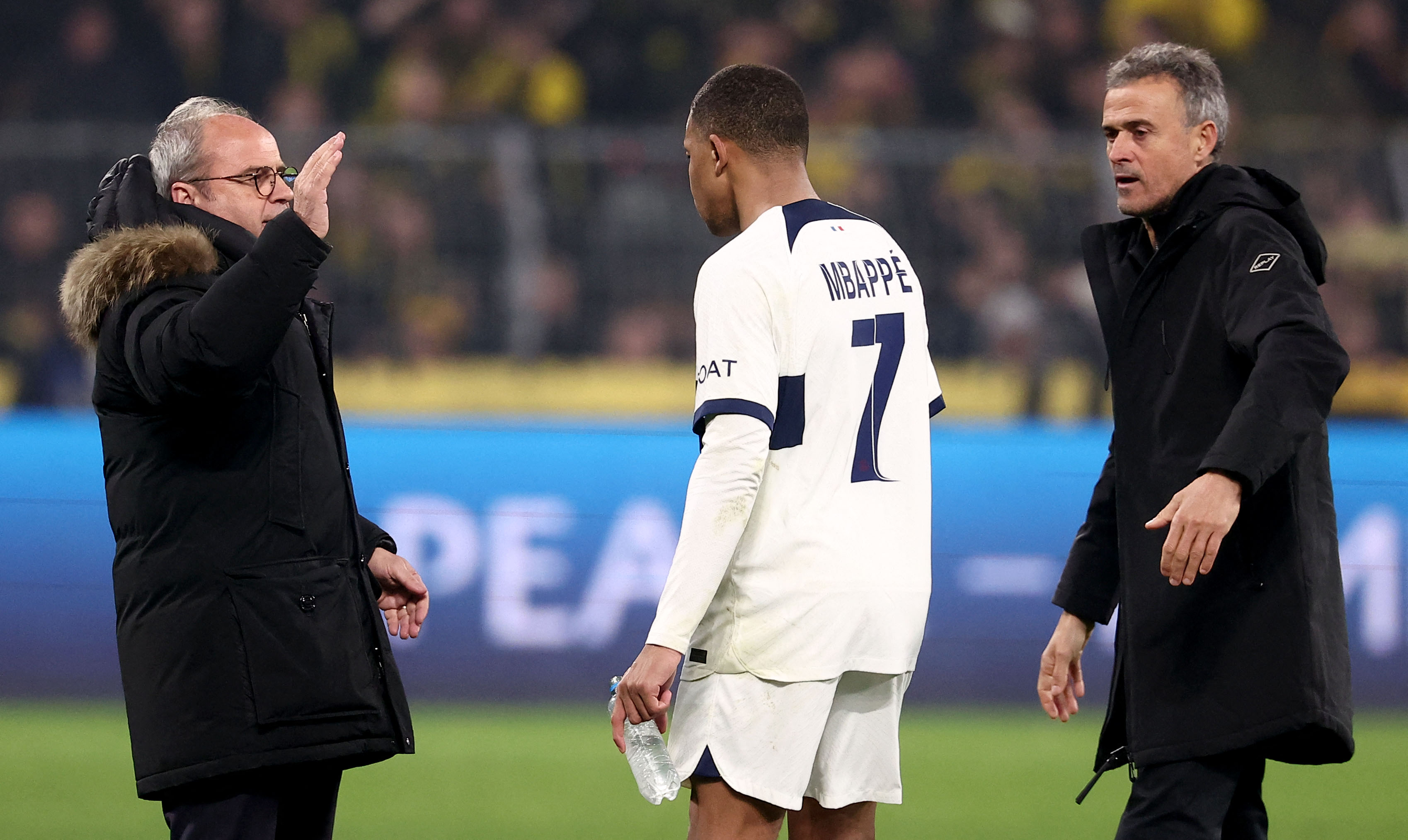 Kylian Mbappe s-a enervat pe Luis Enrique! Conflict între cei doi la finalul meciului cu Borussia Dortmund