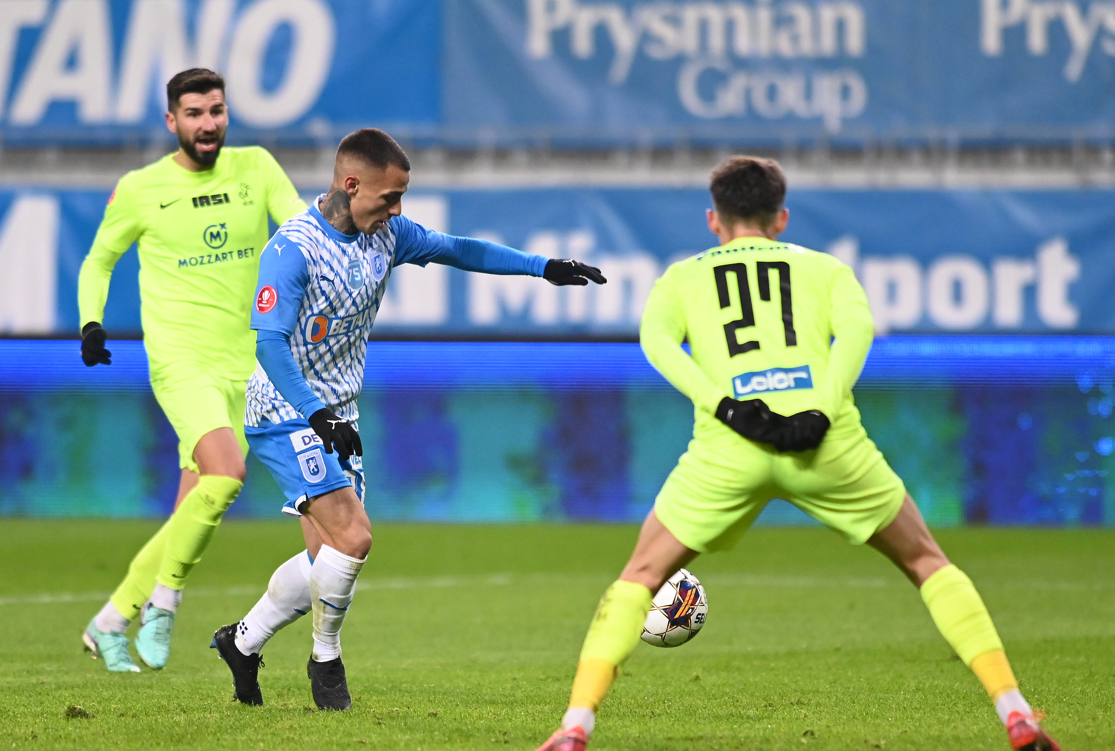 Universitatea Craiova - Poli Iași 2-2. Final dramatic de meci. Oltenii au avut un gol anulat în prelungiri