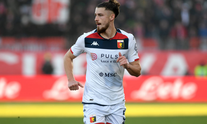 RADU DRAGUSIN, Serie A 2022-23, Monza-Genoa 1-0, azione, action Single Shot SERIE A 2022-23 MONZA-GENOA 1-0