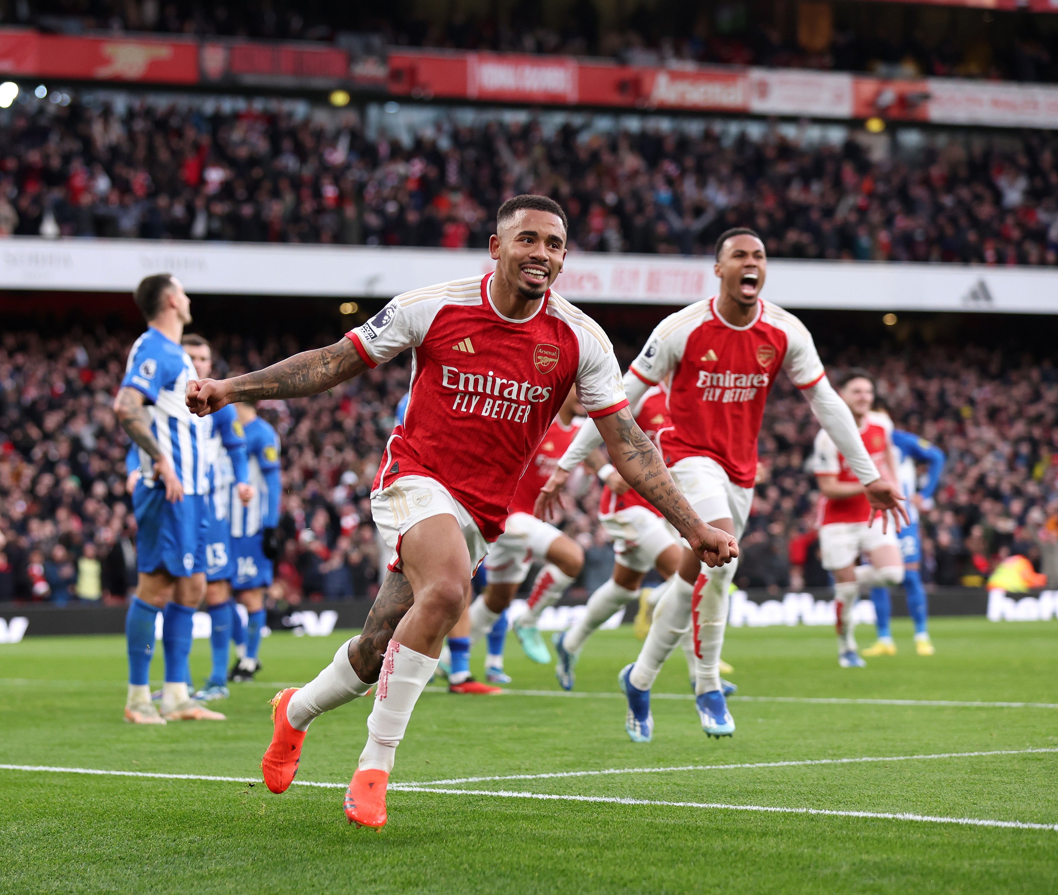 Arsenal - Brighton 2-0. ”Tunarii”, pe primul loc în Premier League. Liverpool - Manchester United, LIVE VIDEO, 18:30, DGS 1