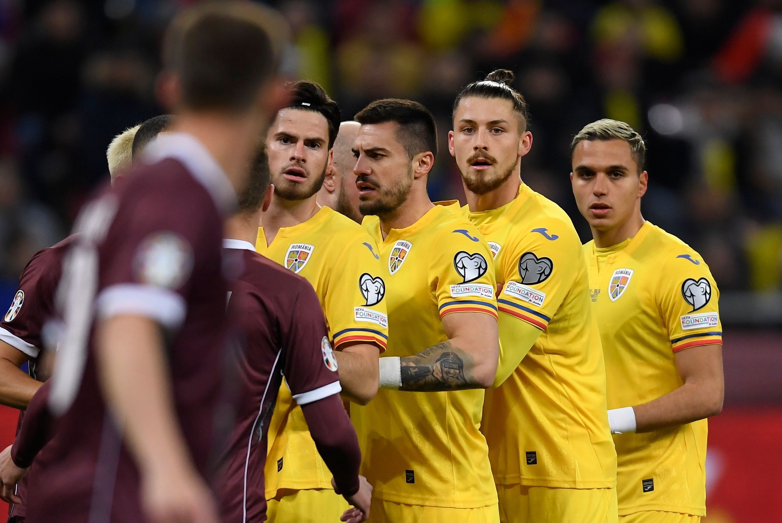 Rapid vrea să transfere un fotbalist cu 12 meciuri pentru naționala României